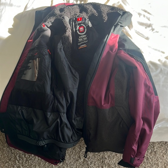 686 Jackets & Blazers - Burgundy and black 686 jacket